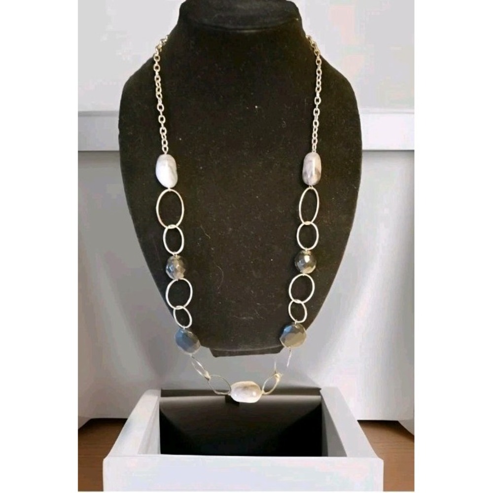 Silver Tone Chunky Necklace Faux Stones 16" EUC Unknown Maker